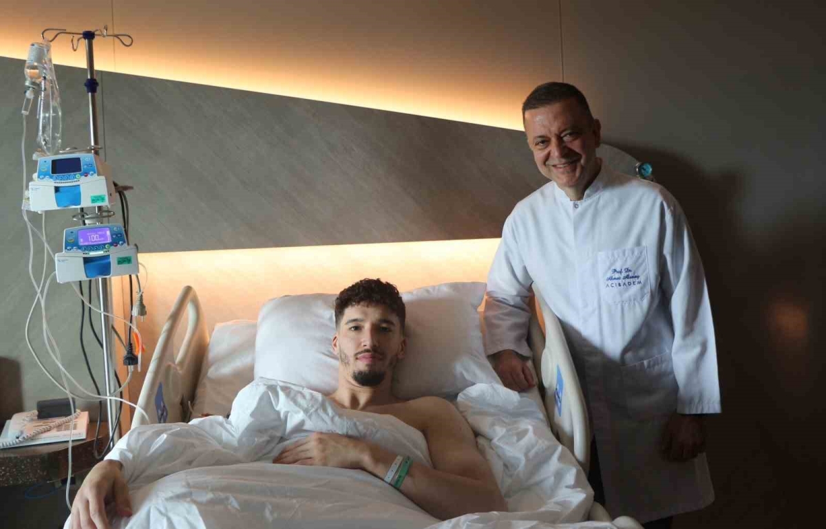 Fenerbahçe’de Altay Bayındır ameliyat oldu
