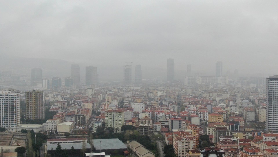Anadolu Yakası’nda etkili olan sis havadan görüntülendi

