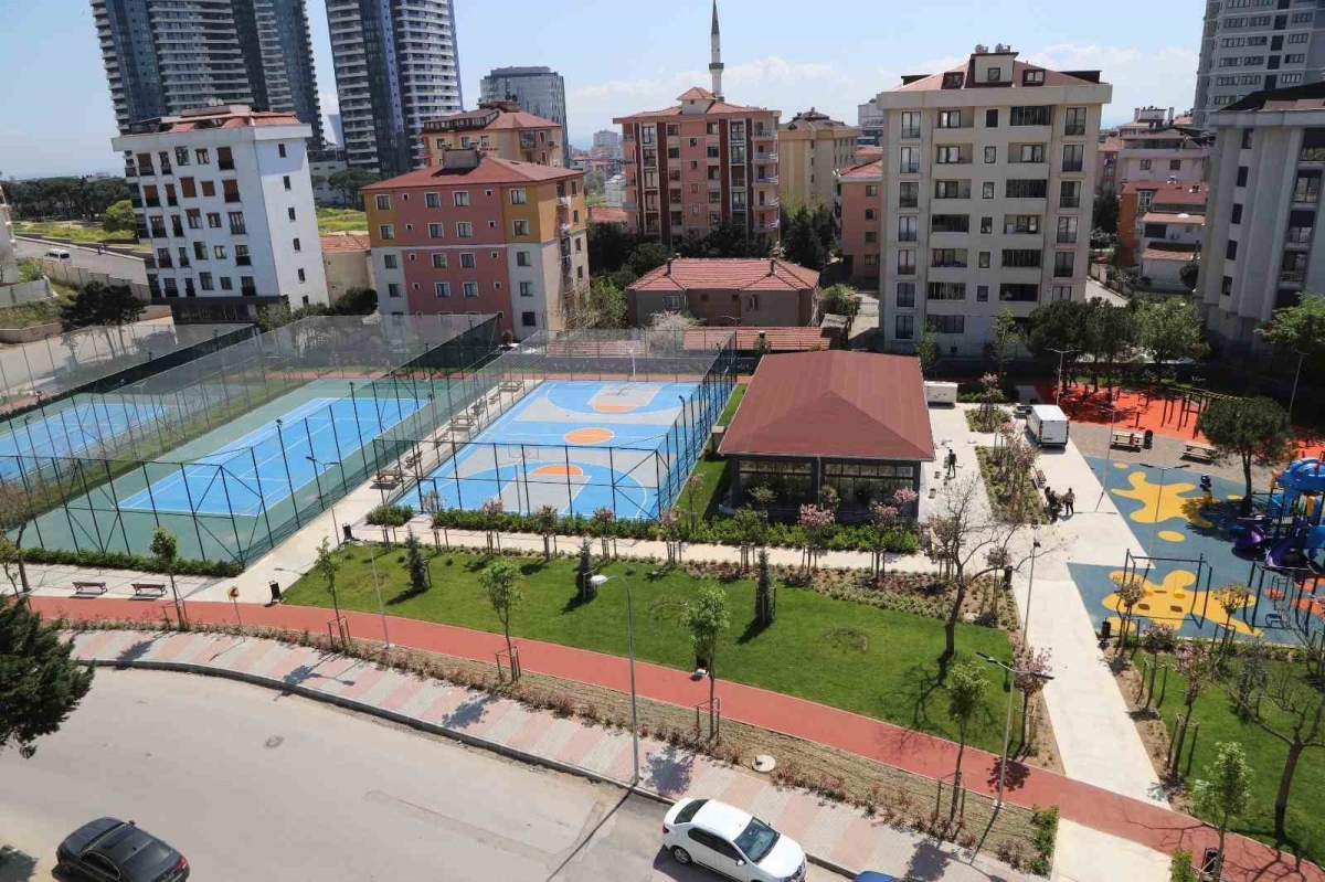 Kartal’da Karlıktepe Mahallesi spor parkı hizmete açıldı
