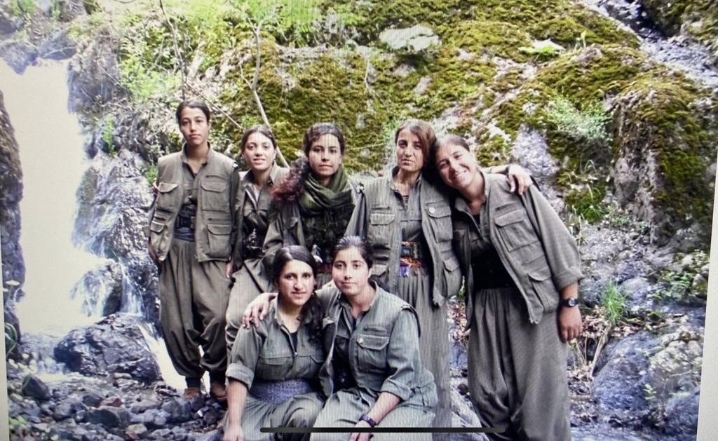 Yeşil Sol Parti adayı Ayten Dönmez’in PKK kamplarındaki yeni fotoğrafları ortaya çıktı
