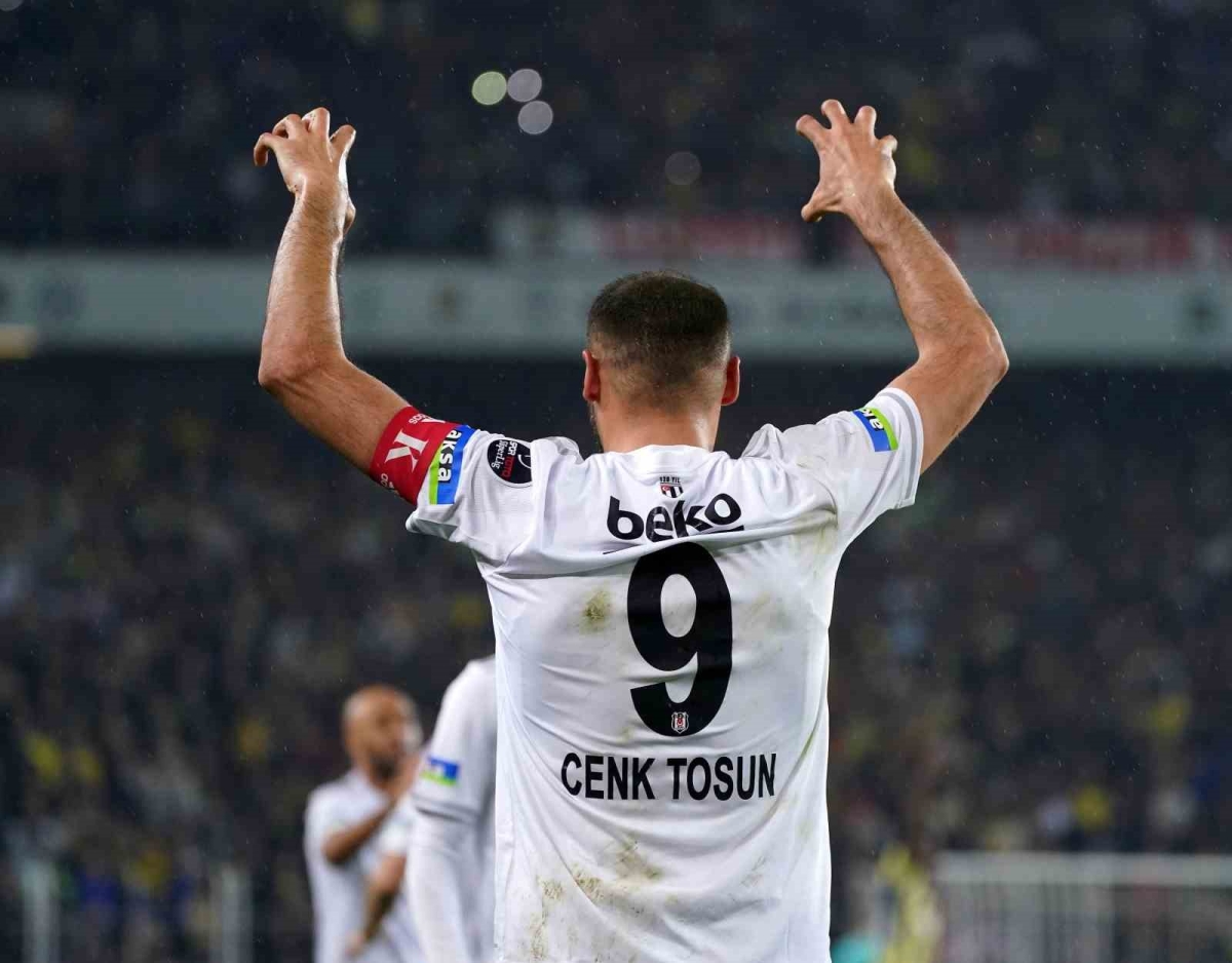 Cenk Tosun, Galatasaray’a karşı seri peşinde
