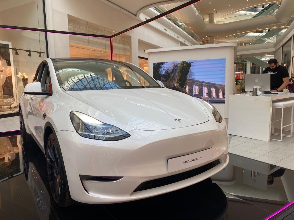 Tesla, ikinci AVM mağazasını Anadolu Yakası’nda açtı
