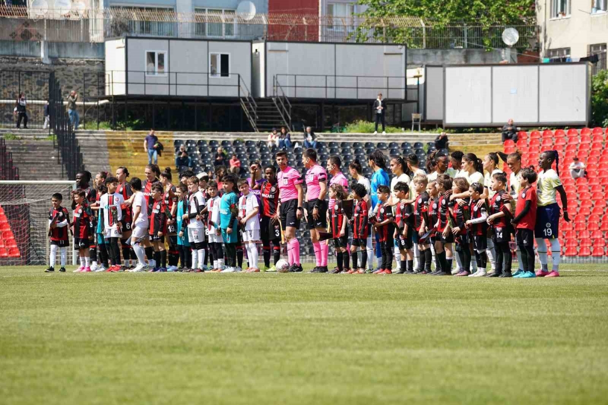 Fenerbahçe Kadın Futbol Takımı yarı finale yükseldi
