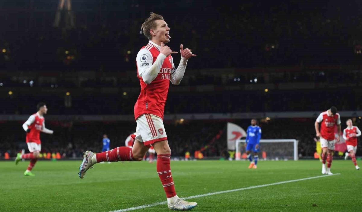 Martin Odegaard, Arsenal’ı sırtlıyor
