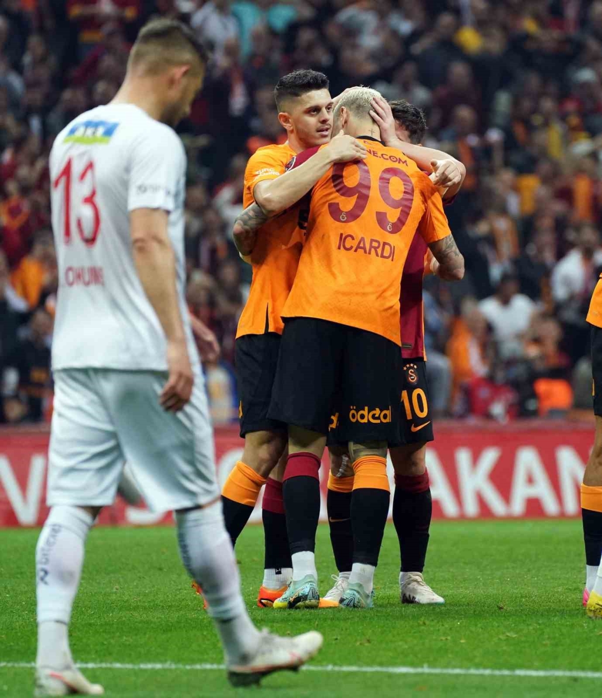 Galatasaray ligde evindeki yenilmezliğini 16 maça çıkardı
