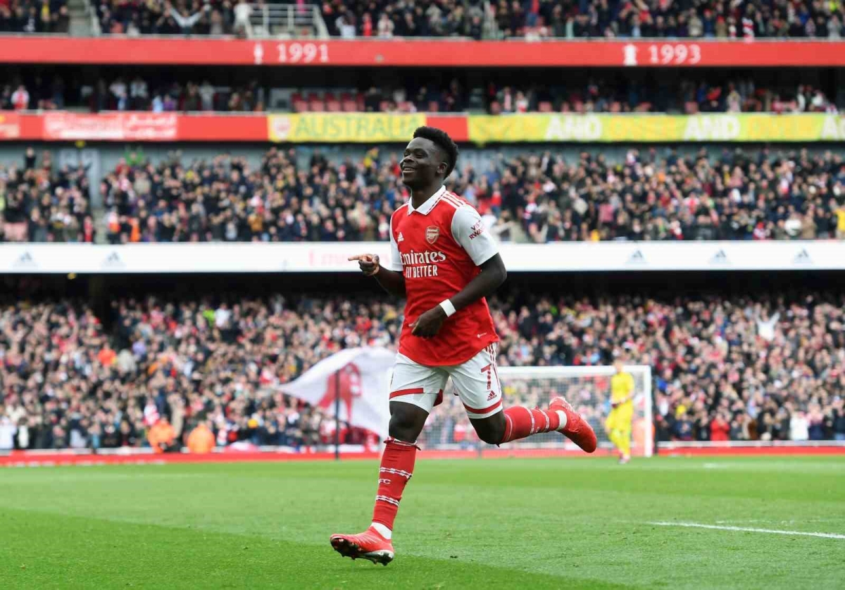 Arsenal, Bukayo Saka’nın sözleşmesini 2027’ye kadar uzattı
