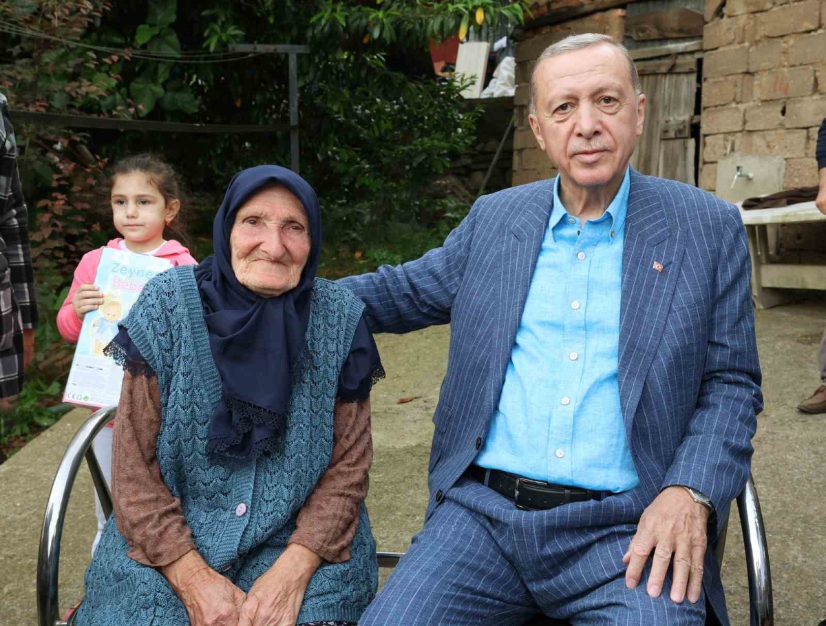 Cumhurbaşkanı Erdoğan, Beykoz’da eski komşularını ziyaret etti
