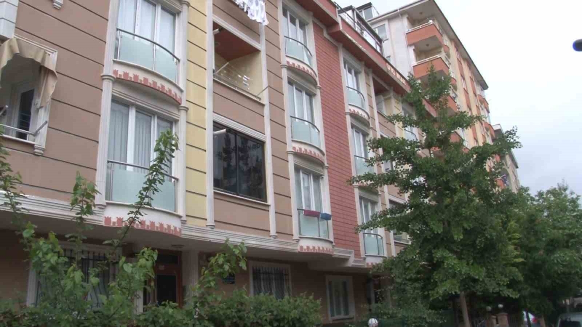 Sancaktepe’de 5 yaşındaki çocuk 3’üncü kattan düşerek hayatını kaybetti
