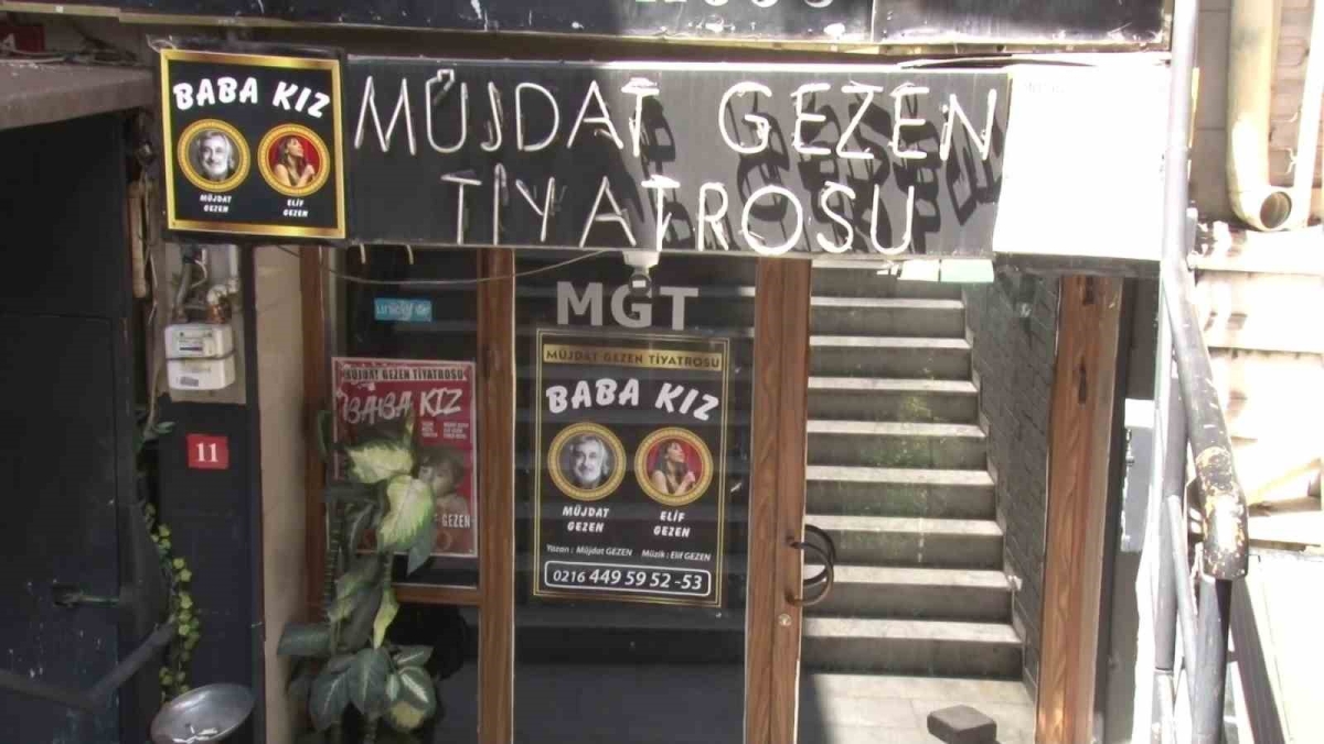 Müjdat Gezen’in Kadıköy’deki tiyatro binası, 65 milyon liraya satılığa çıkarıldı
