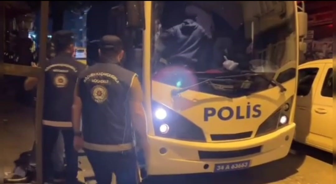İstanbul’da, kaçak sığınmacıların yaşadığı evlere baskın: 96 göçmen yakalandı
