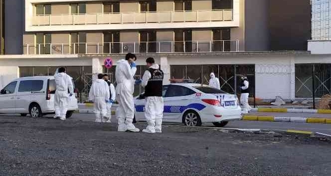 Küçükçekmece Adliyesi önünde 4 kişinin öldüğü silahlı kavgaya ilişkin yargılamaya devam edildi
