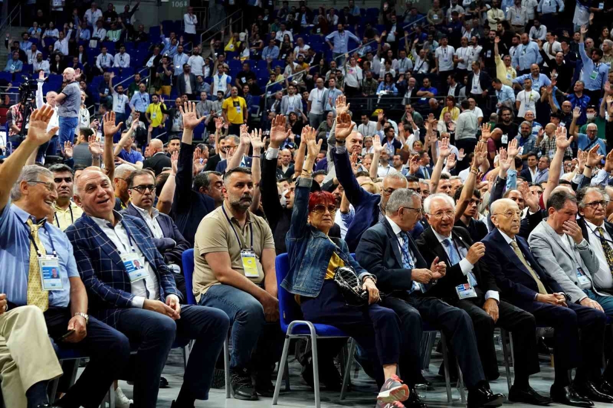 Fenerbahçe yönetimi ibra edildi

