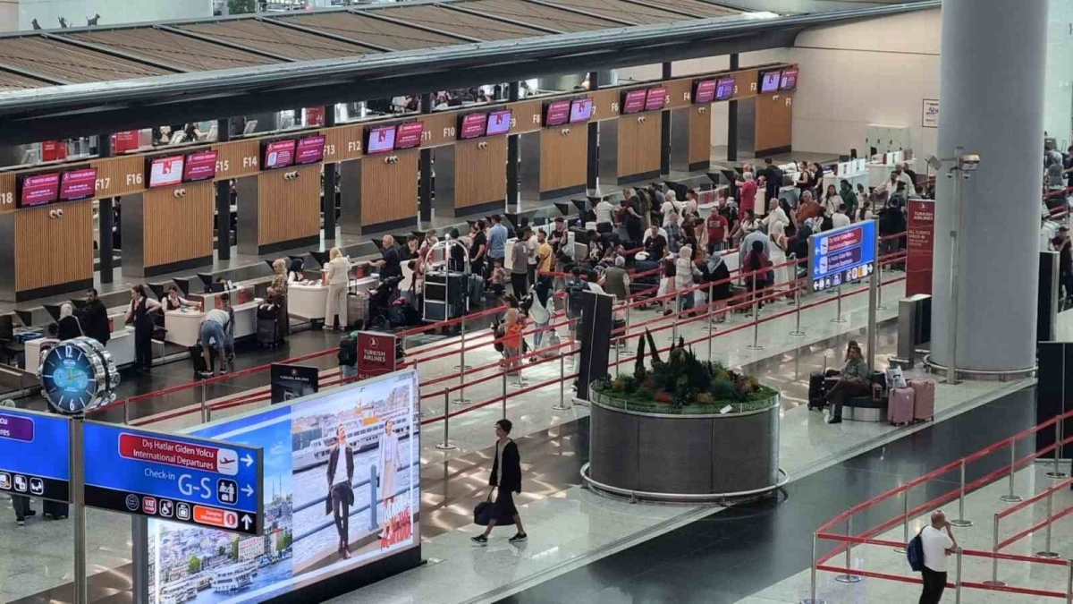 İstanbul Havalimanı’nda Kurban Bayramı öncesi yoğunluk sürüyor

