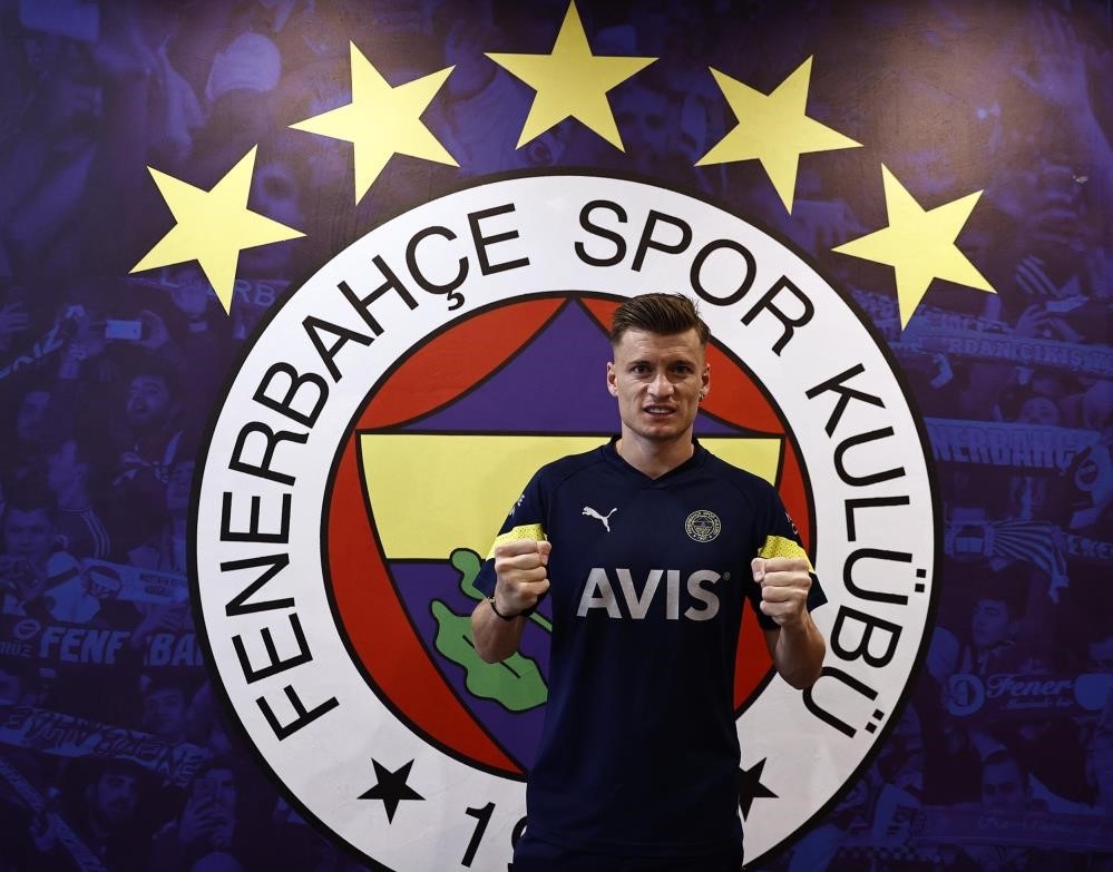 Ezgjan Alioski, Fenerbahçe’ye veda etti

