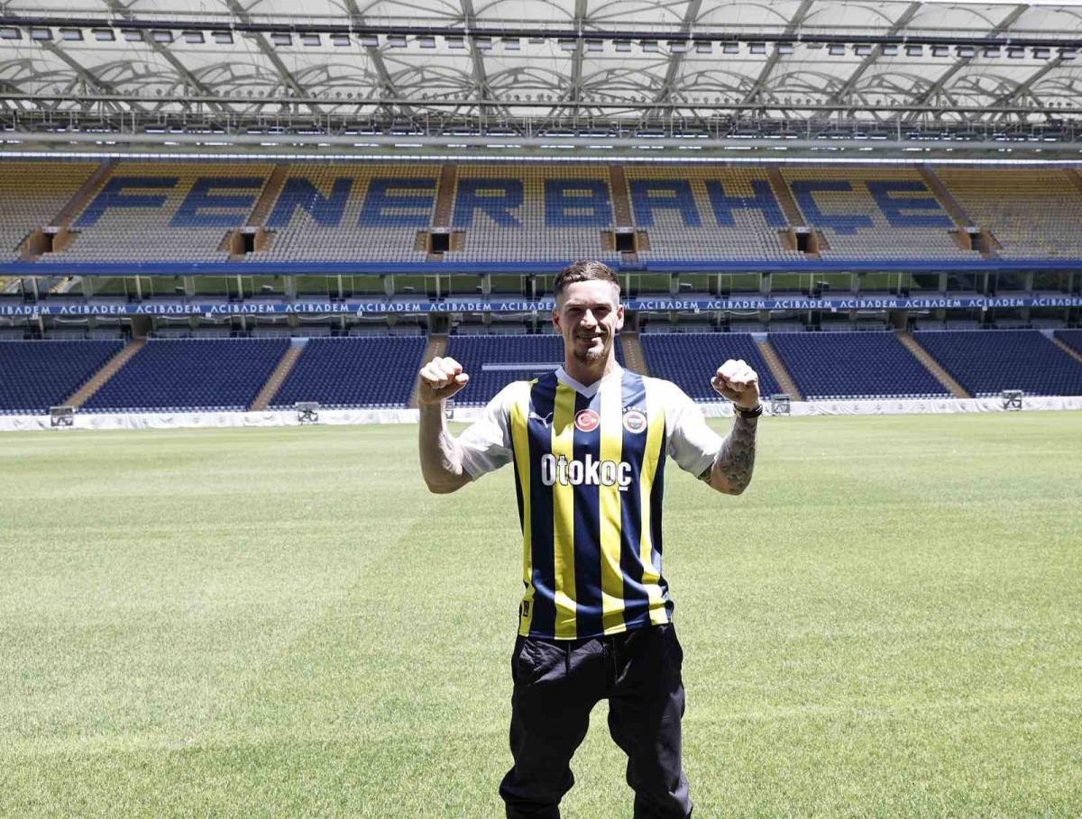 Fenerbahçe, Ryan Kent ile 4 yıllık sözleşme imzaladı
