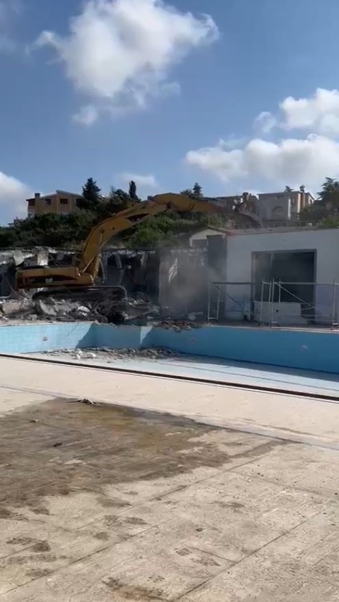 Kaçak yapı yıkımına giden İBB ekiplerine ve polise saldırı: 3 yaralı
