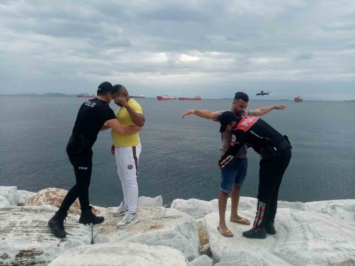 Fatih’te denetimlerde 80 düzensiz göçmen yakalandı
