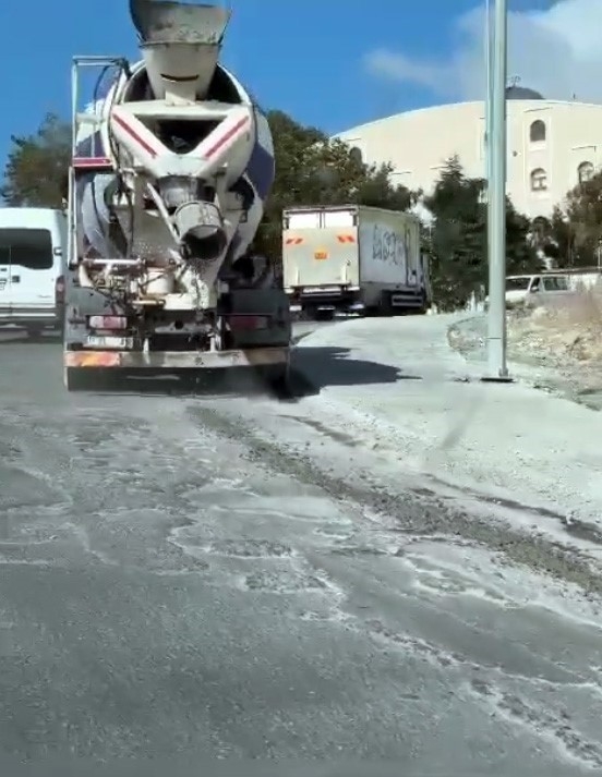 Asfalta beton dökerek ilerleyen miksere 6 bin 291 TL ceza
