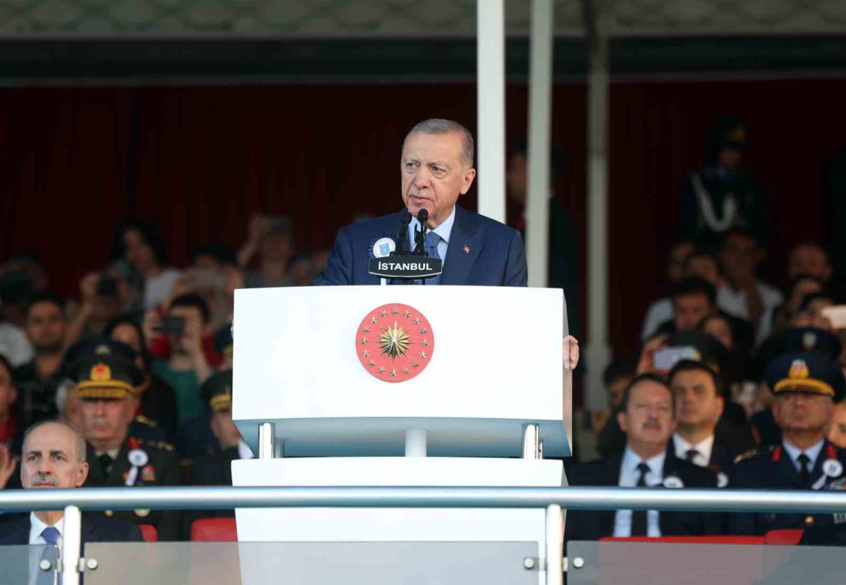 Cumhurbaşkanı Erdoğan: ”Artık kendi insanlı ve insansız savaş uçaklarını geliştirip üretebilen bir ülke haline geldik”
