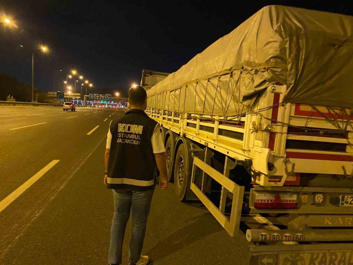 İstanbul’da kaçak akaryakıt operasyonu: 243 ton kaçak akaryakıt ele geçirildi

