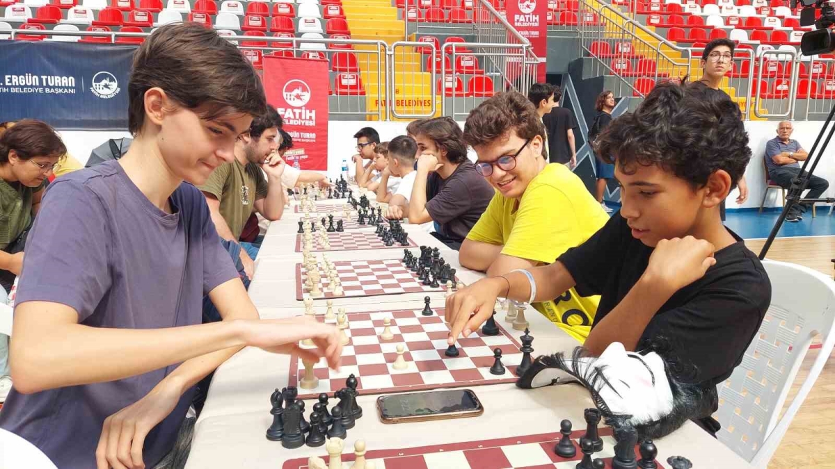 İstanbul Uluslararası Açık Satranç Turnuvası’nda ödüller sahiplerini buldu
