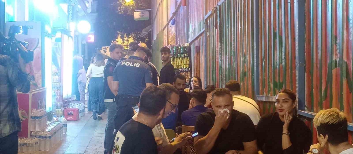 Taksim’de helikopter destekli asayiş uygulaması: Aranan 18 şahıs ile 2 düzensiz göçmen yakalandı
