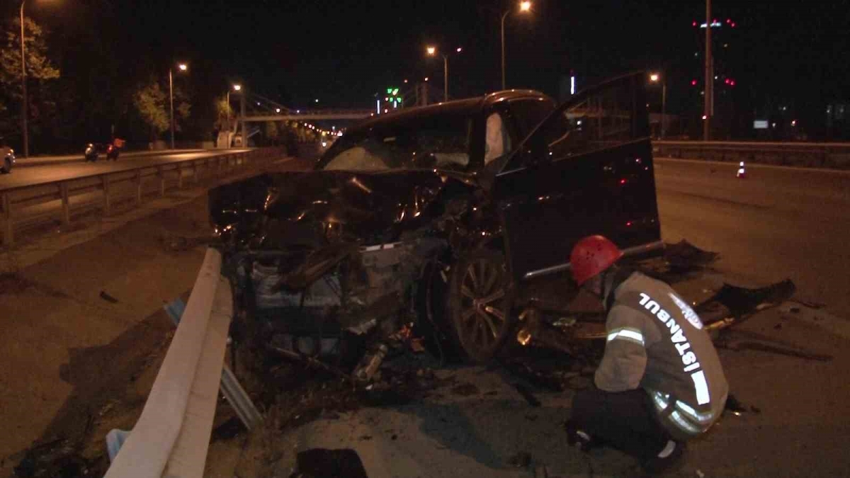 Kartal’da 5 aracın karıştığı zincirleme kazada 1 kişi yaralandı
