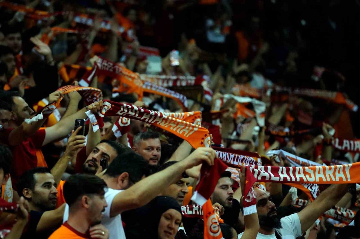Galatasaray - Samsunspor maçını 43 bin 413 seyirci izledi
