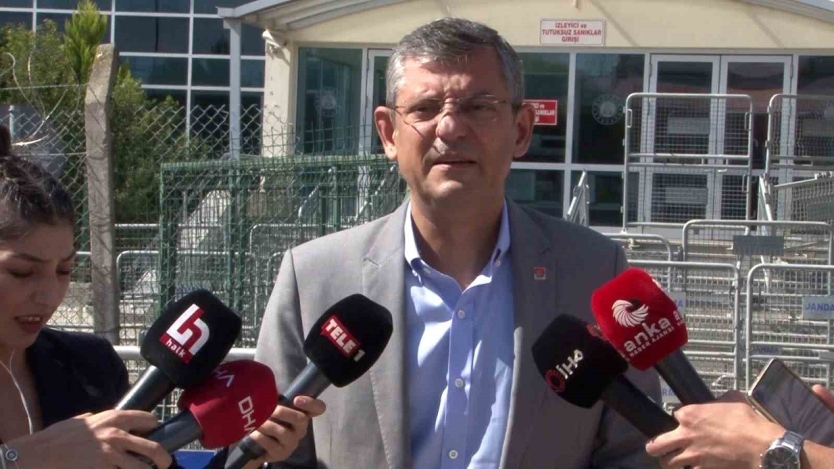 CHP Grup Başkanı Özel’den Silivri Cezaevi’nde ziyaretler
