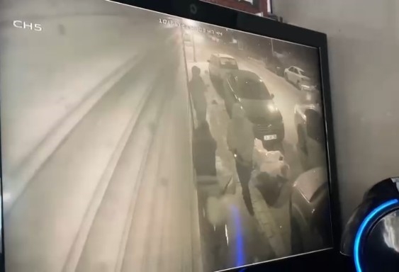Üsküdar’da kuyumcu soygunu güvenlik kamerasına yansıdı
