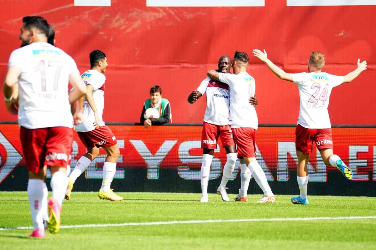 Trendyol Süper Lig: Pendikspor: 0 - Sivasspor: 1 (Maç devam ediyor)
