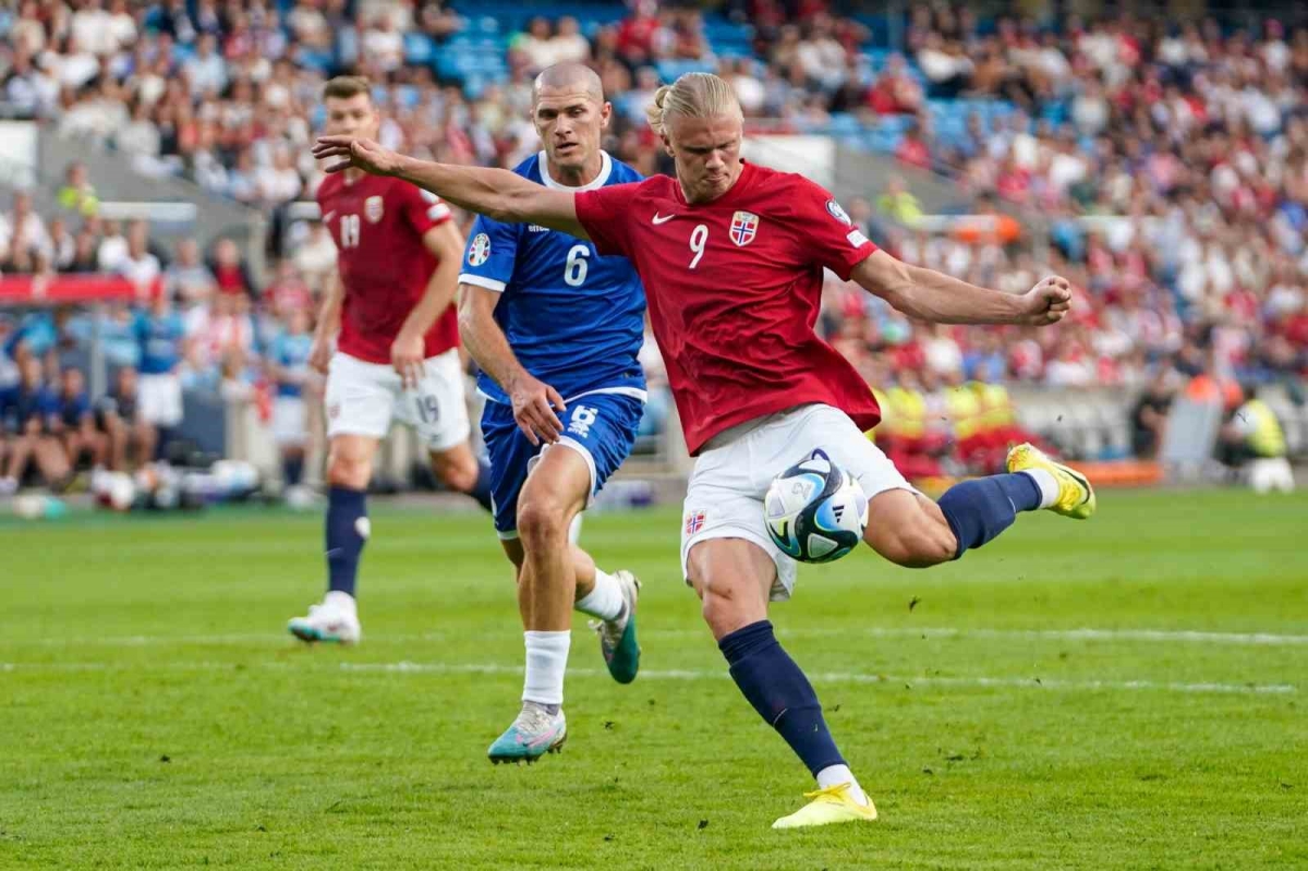 Erling Haaland, Norveç’in en golcü 2. futbolcusu oldu
