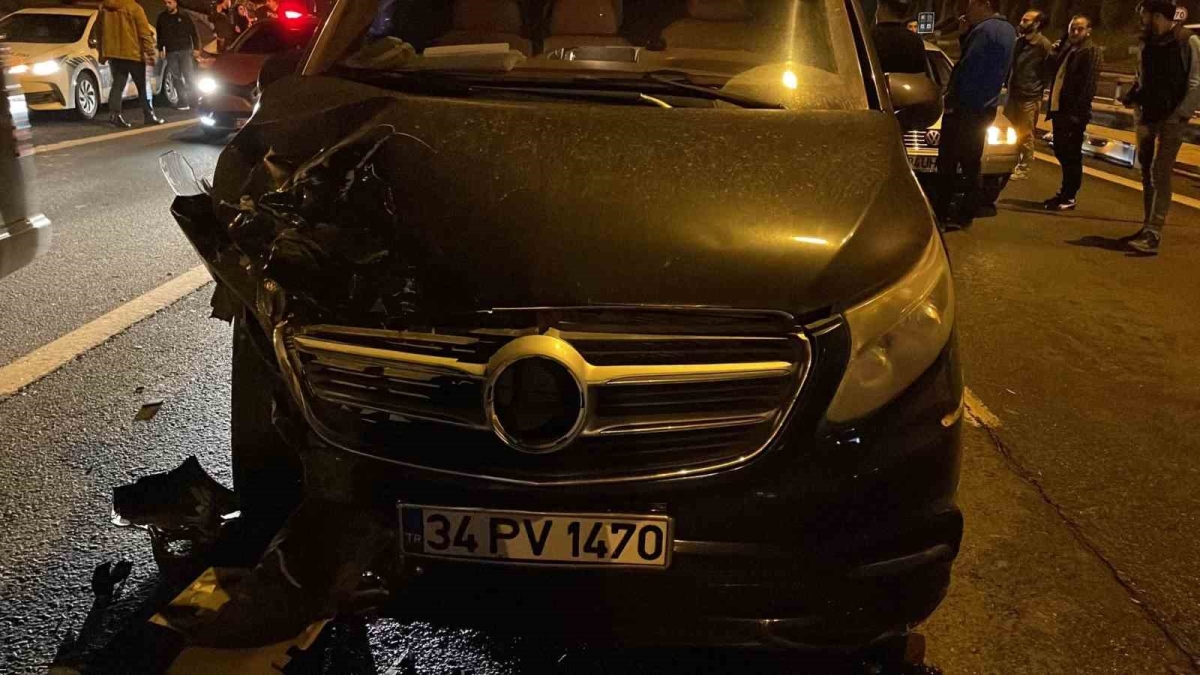 Ataşehir’de zincirleme trafik kazası: 2 yaralı
