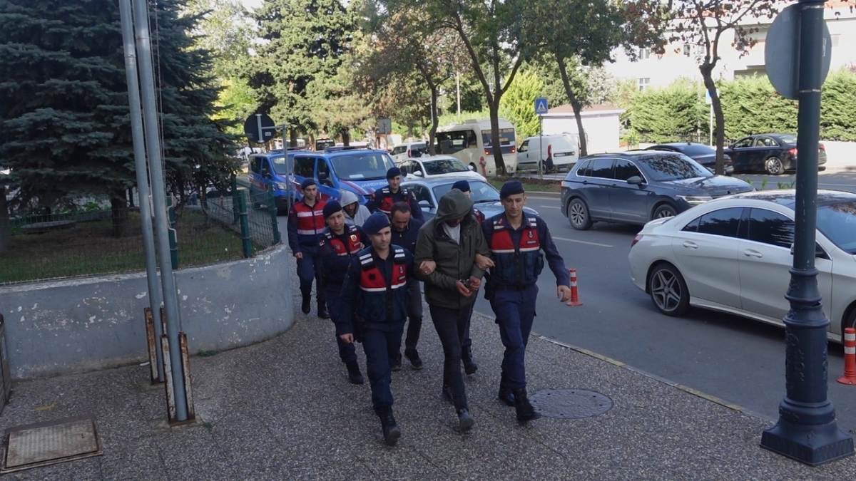 Silivri’de 70’e yakın villa ve çiftliği soyan 3 kişi son işlerinde yakalandı
