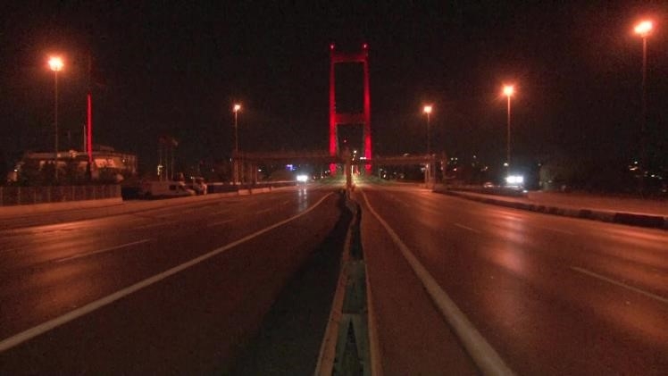 15 Temmuz Şehitler Köprüsü çift yönlü trafiğe kapatıldı
