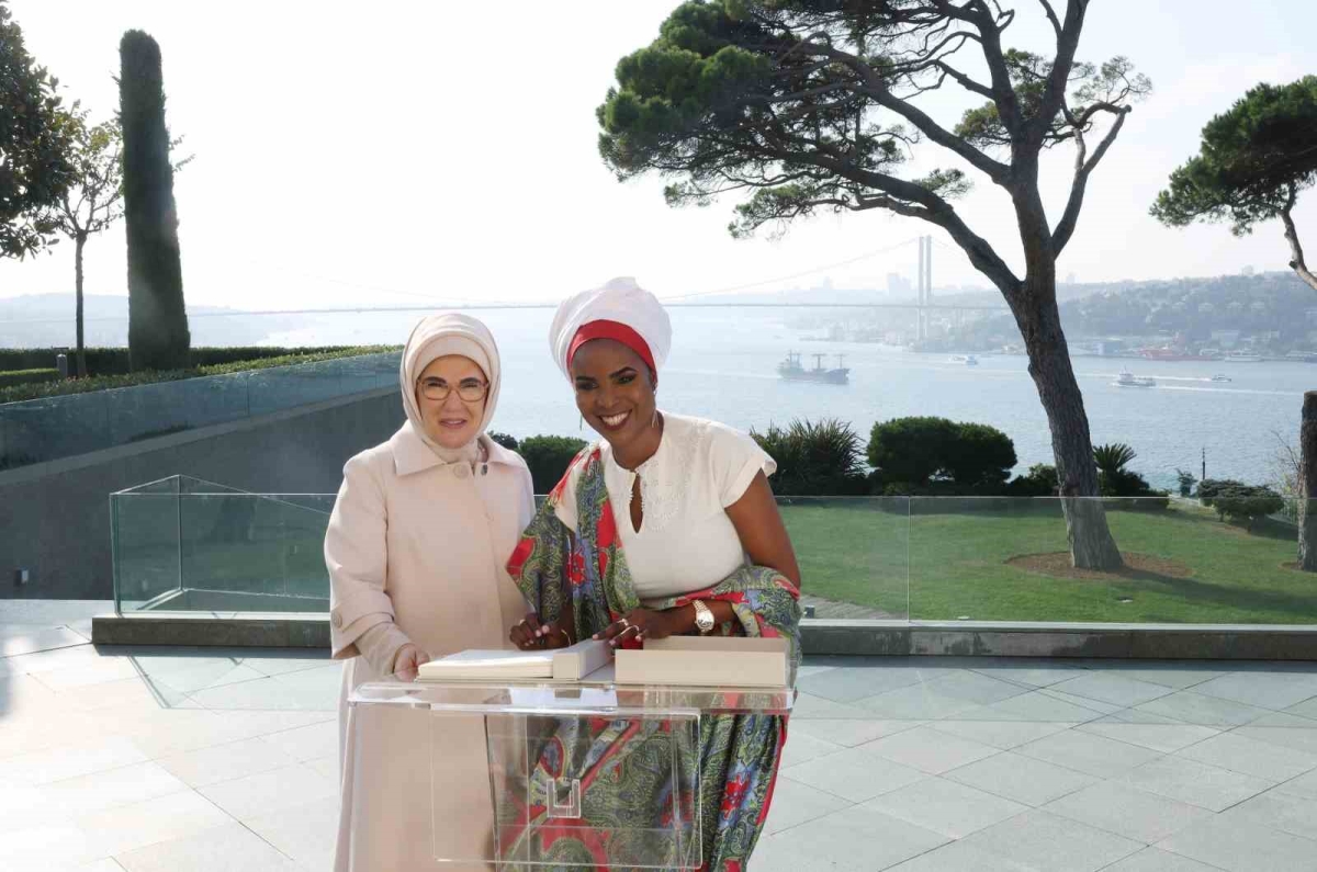 Emine Erdoğan, Burundi Devlet Başkanı’nın eşi Ndayishimiye ile görüştü

