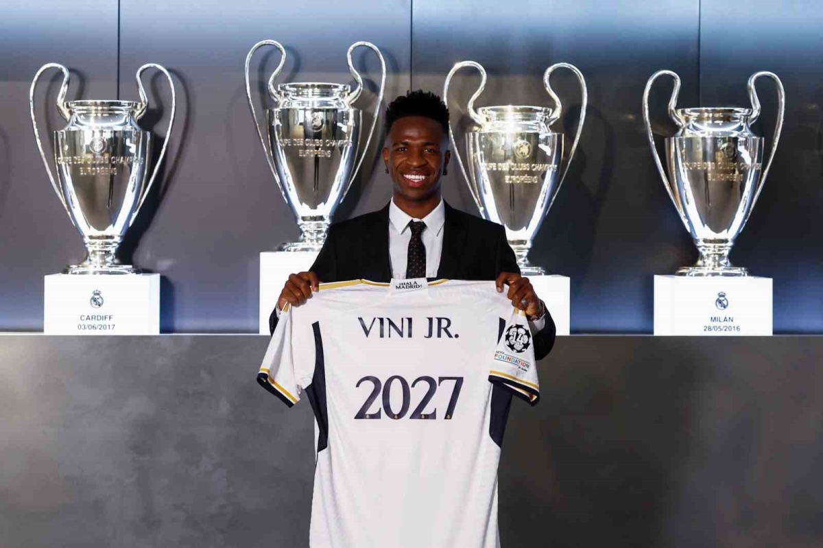 Real Madrid, Vinicius Junior’ın sözleşmesini uzattı
