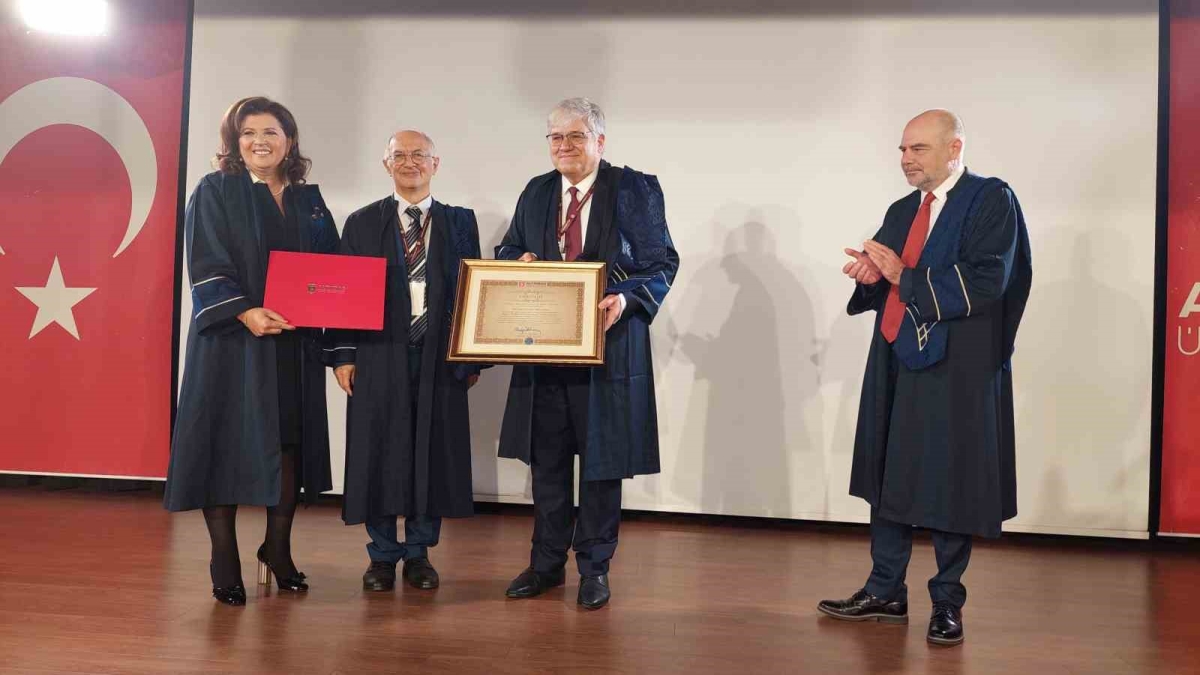 4 yılda hem Almanya’dan hem Türkiye’den hukuk diploması
