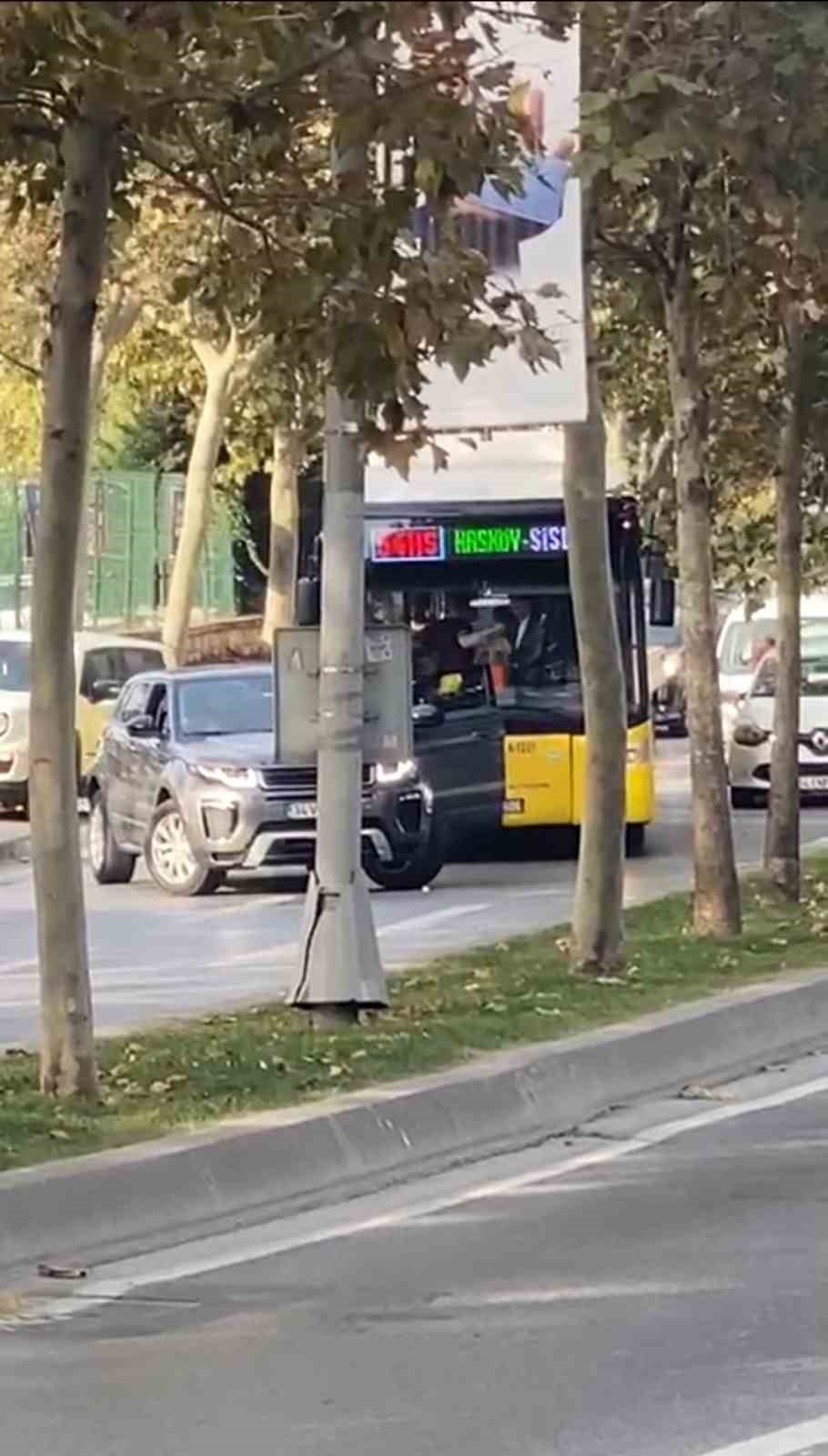 Beyoğlu’da İETT otobüsünün önünün kesilmesi olayının detayları: Eşini ve bebeği için önünü kesmiş
