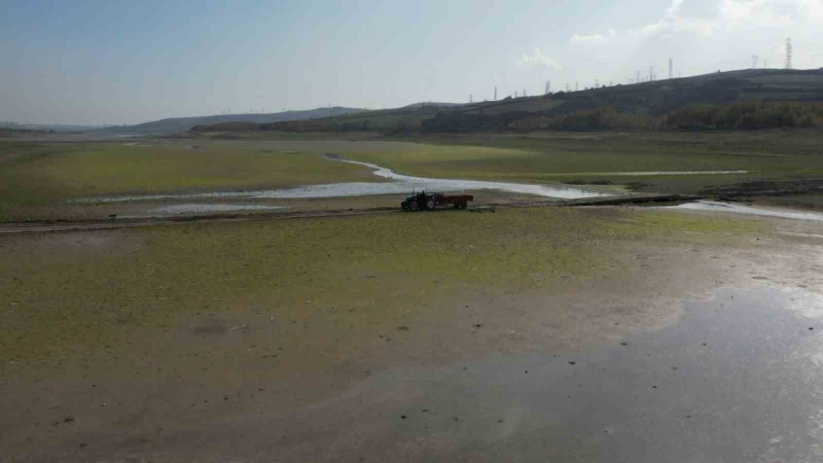 Kuruma noktasına gelen Sazlıdere Barajı’na su ilave ettiler
