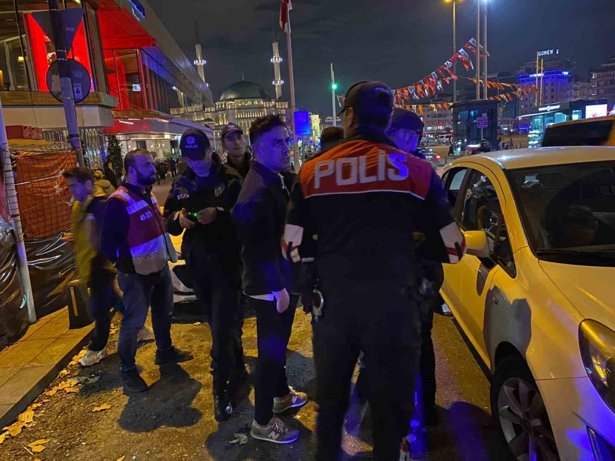 Taksim’de helikopter destekli huzur uygulaması: Denetimde pompalı tüfek ele geçirildi

