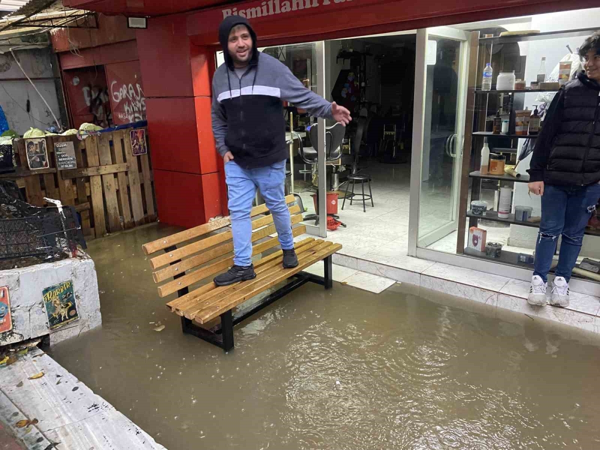 İstanbul’da yağış vatandaşları olumsuz etkiledi
