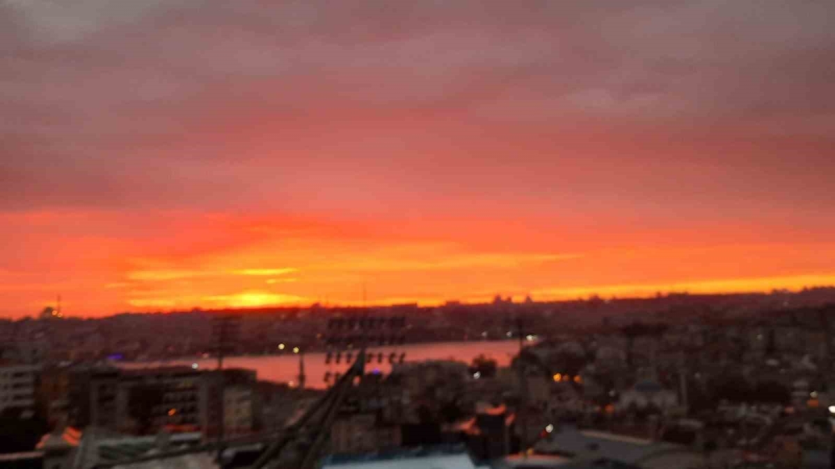 İstanbul’da gün batımı manzarası
