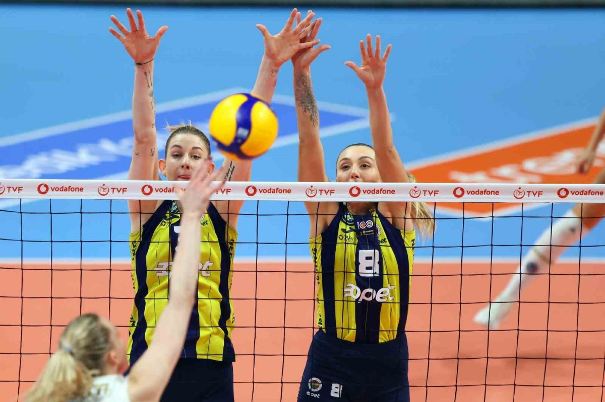 Fenerbahçe Opet, ezeli rakibine ilk yenilgisi tattırdı
