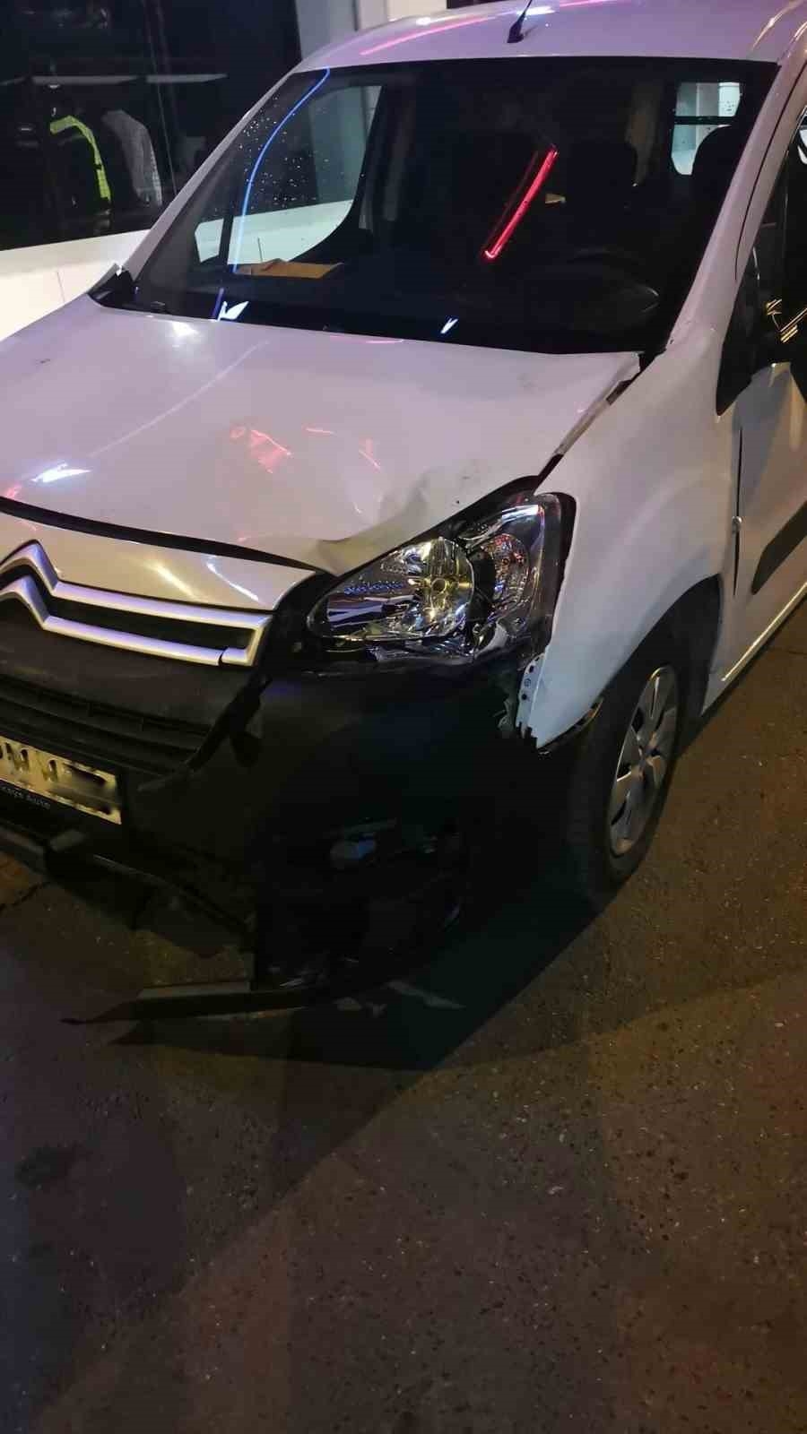 Ümraniye’de polise çarpıp kaçan sürücü yakalandı
