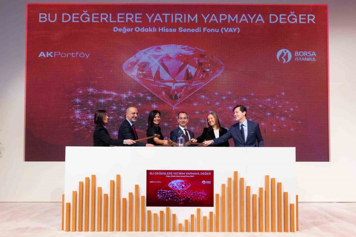 Borsa İstanbul’da Gong Ak Portföy’ün hisse senedi fonu  ‘VAY’ için çaldı
