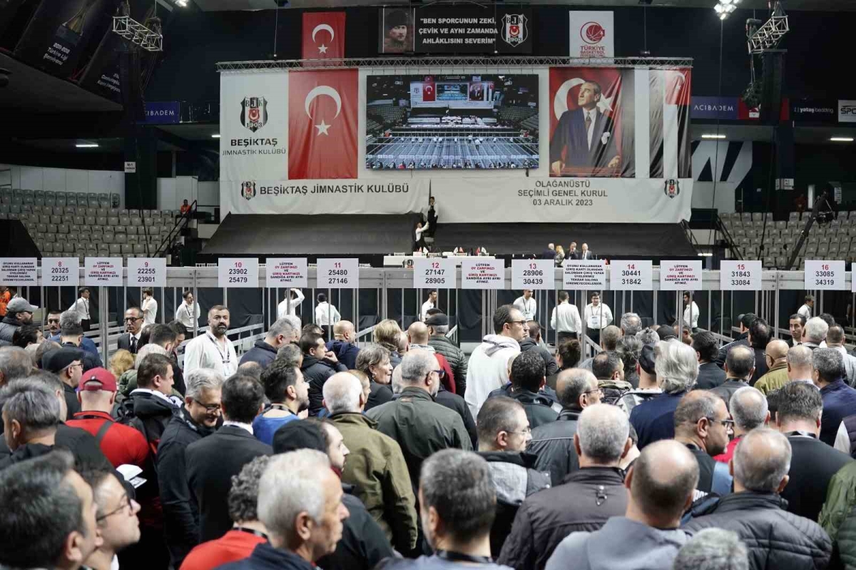 Beşiktaş’ta olağanüstü seçimli genel kurul başladı
