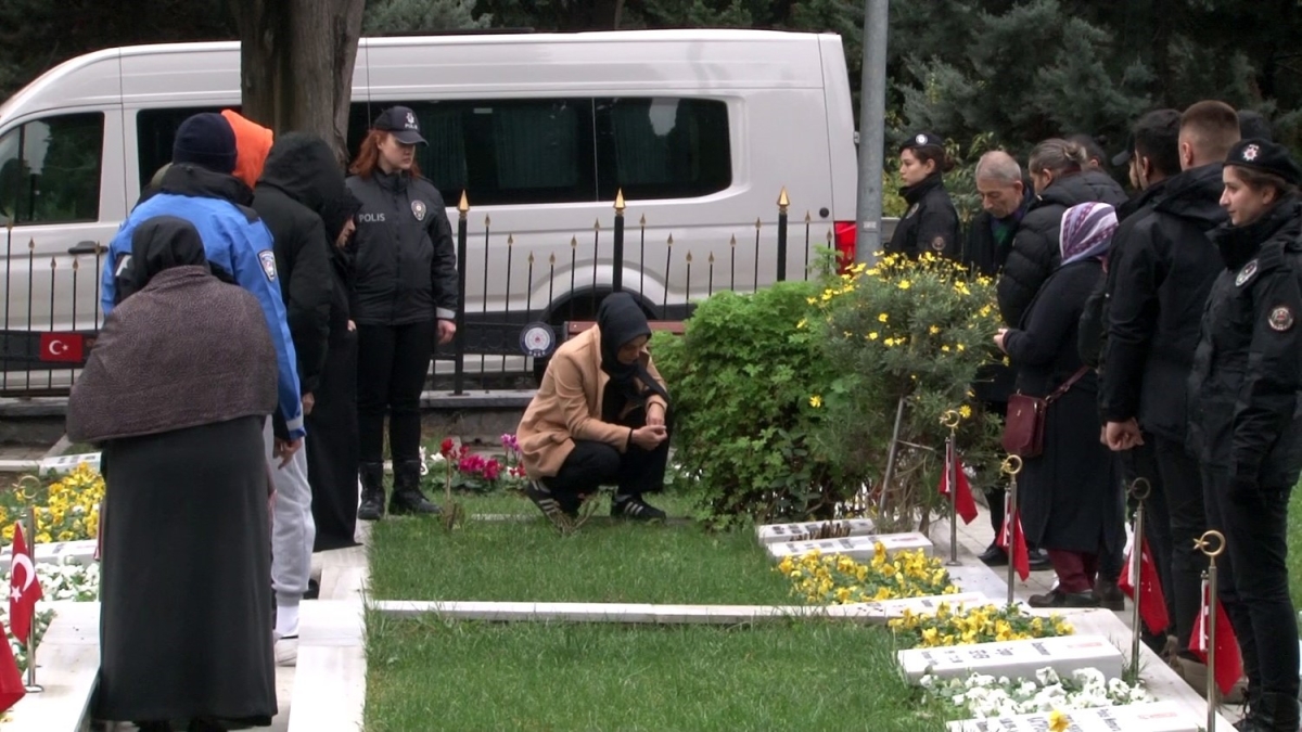 Beşiktaş’taki terör saldırısının şehitleri Edirnekapı’da anıldı
