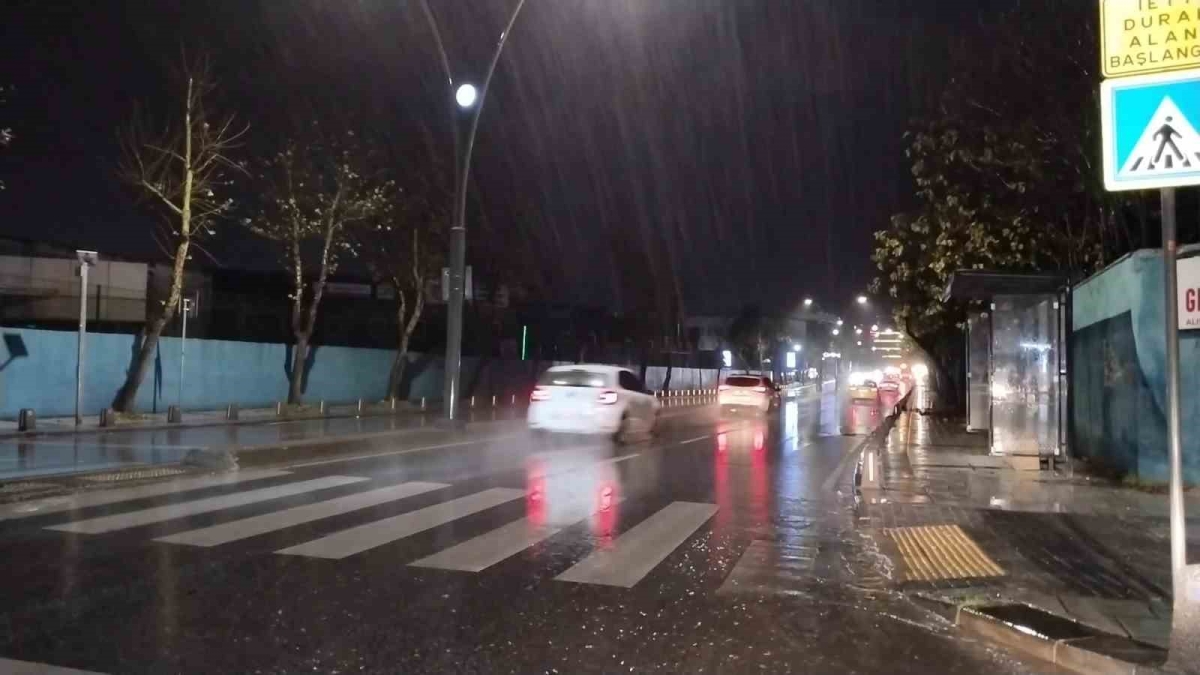 İstanbul’un Anadolu Yakası’nda sağanak yağış
