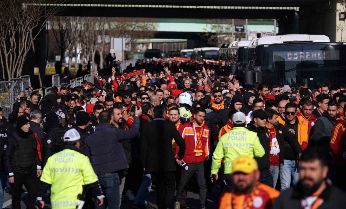 Galatasaray taraftarı, Fenerbahçe derbisinde yer alacak
